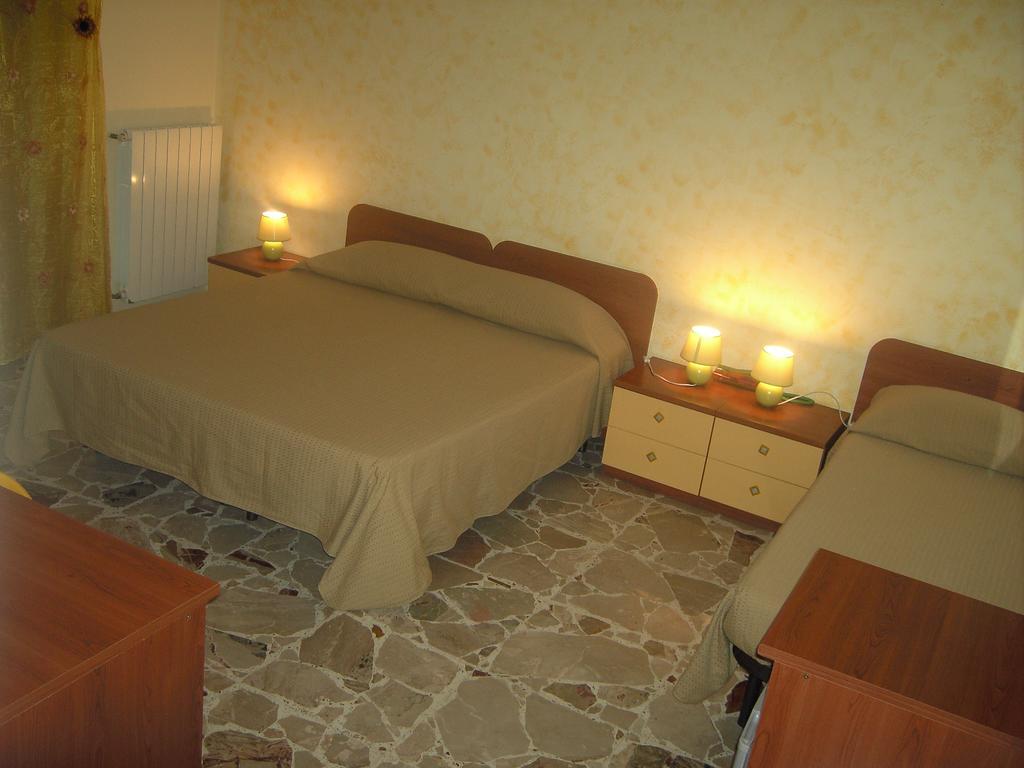 Etna Inn Motta SantʼAnastasia Rum bild