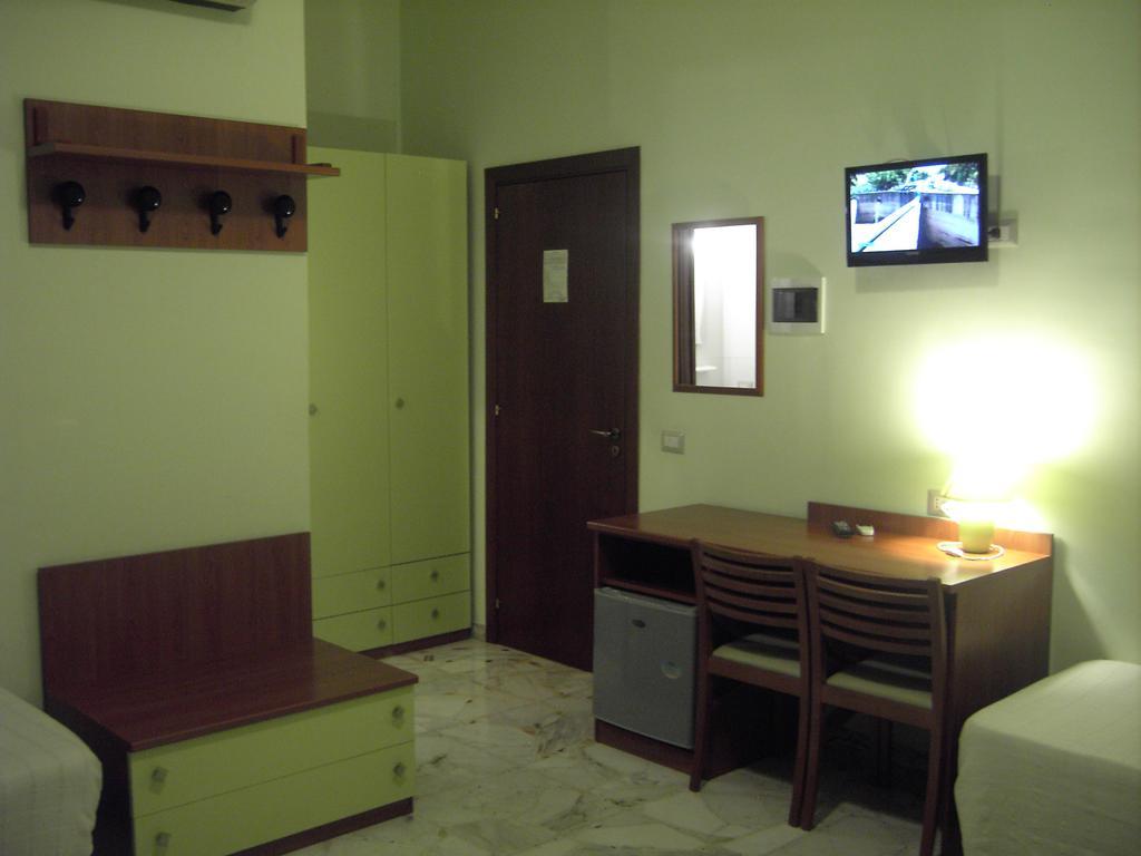 Etna Inn Motta SantʼAnastasia Exteriör bild
